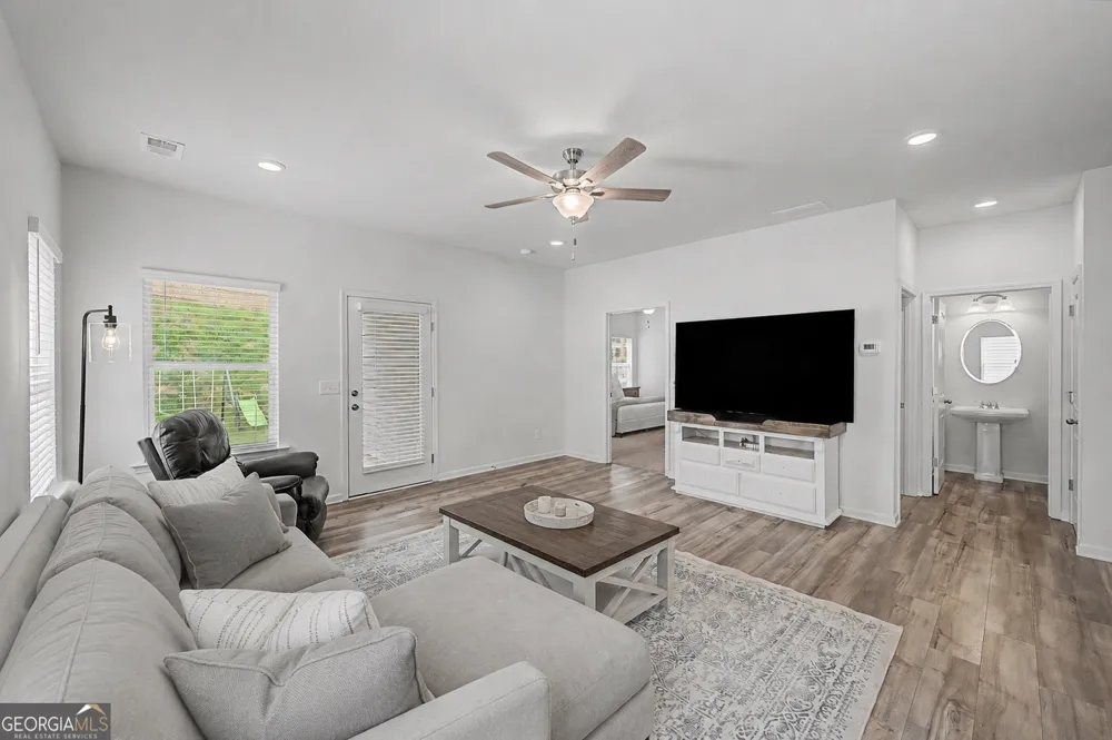 103 Sycamore LN Calhoun, GA 30701