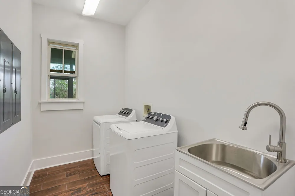 447 Sterling Woods DR Richmond Hill, GA 31324