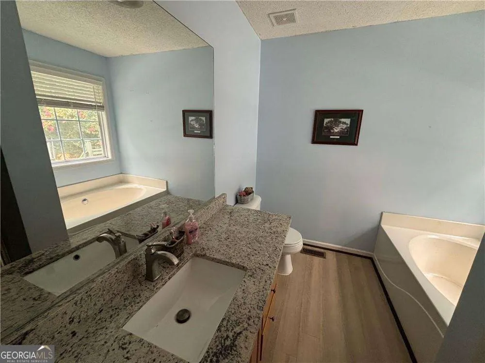 115 Greatwood DR White, GA 30184