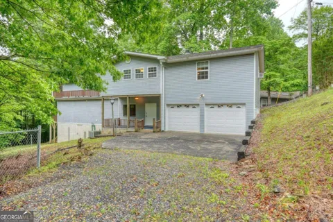 1066 Ridge RD