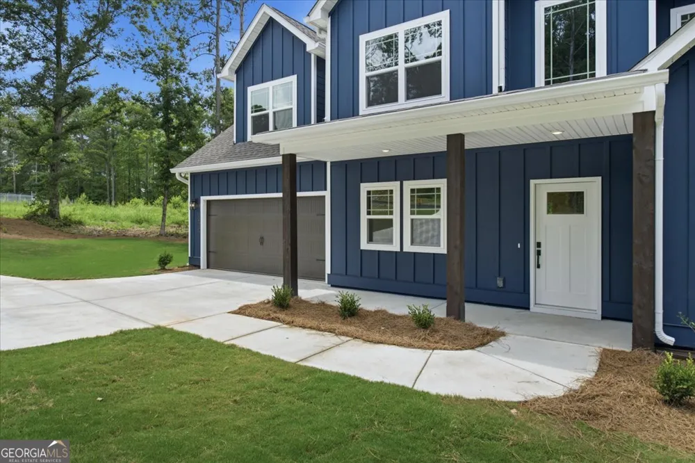 2470 Fischer RD Sharpsburg, GA 30277