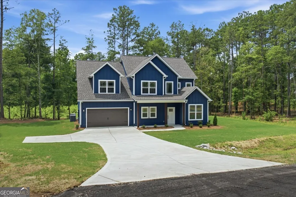 2470 Fischer RD Sharpsburg, GA 30277