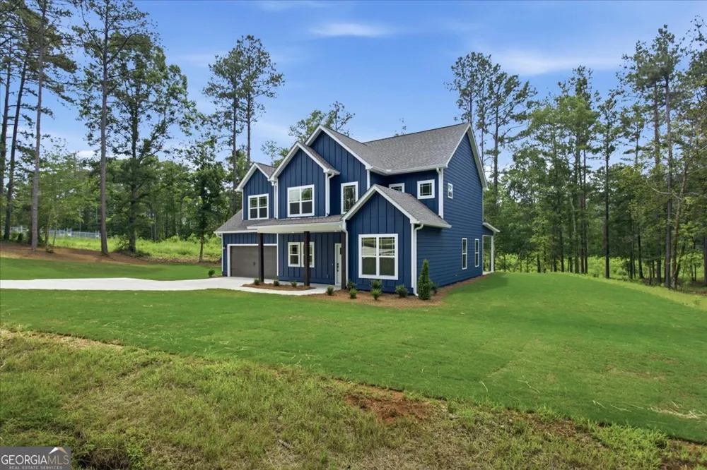 2470 Fischer RD Sharpsburg, GA 30277