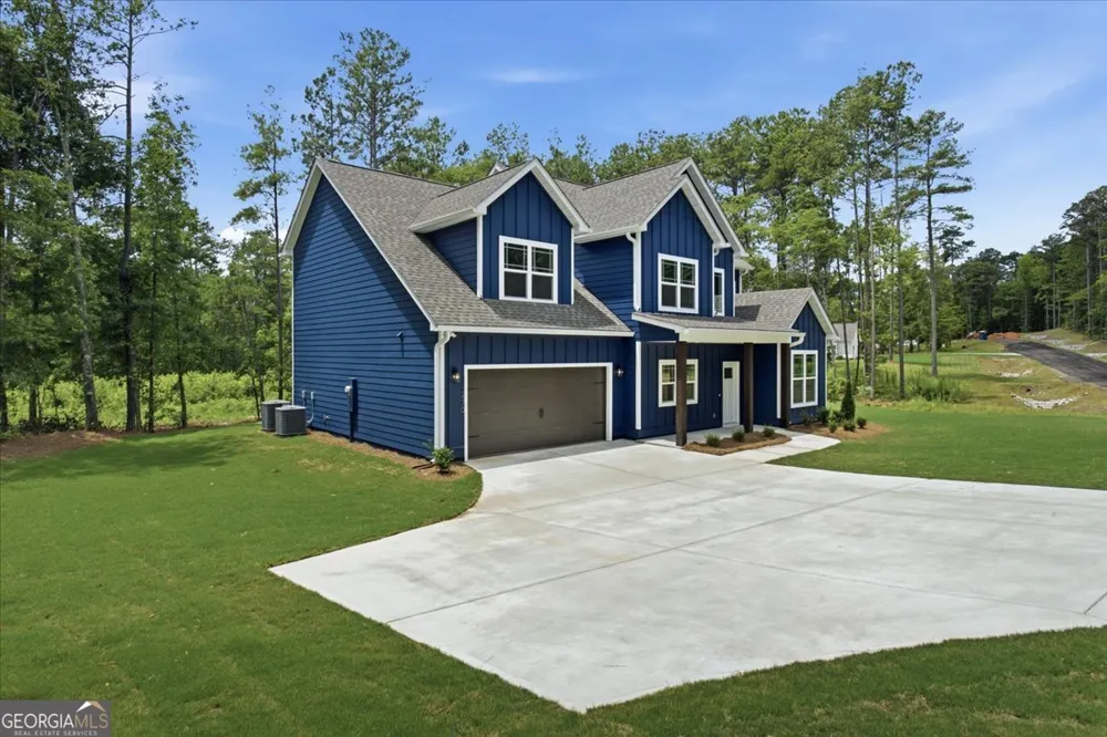 2470 Fischer RD Sharpsburg, GA 30277