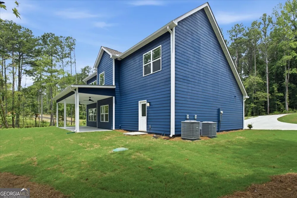 2470 Fischer RD Sharpsburg, GA 30277