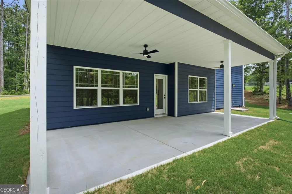2470 Fischer RD Sharpsburg, GA 30277