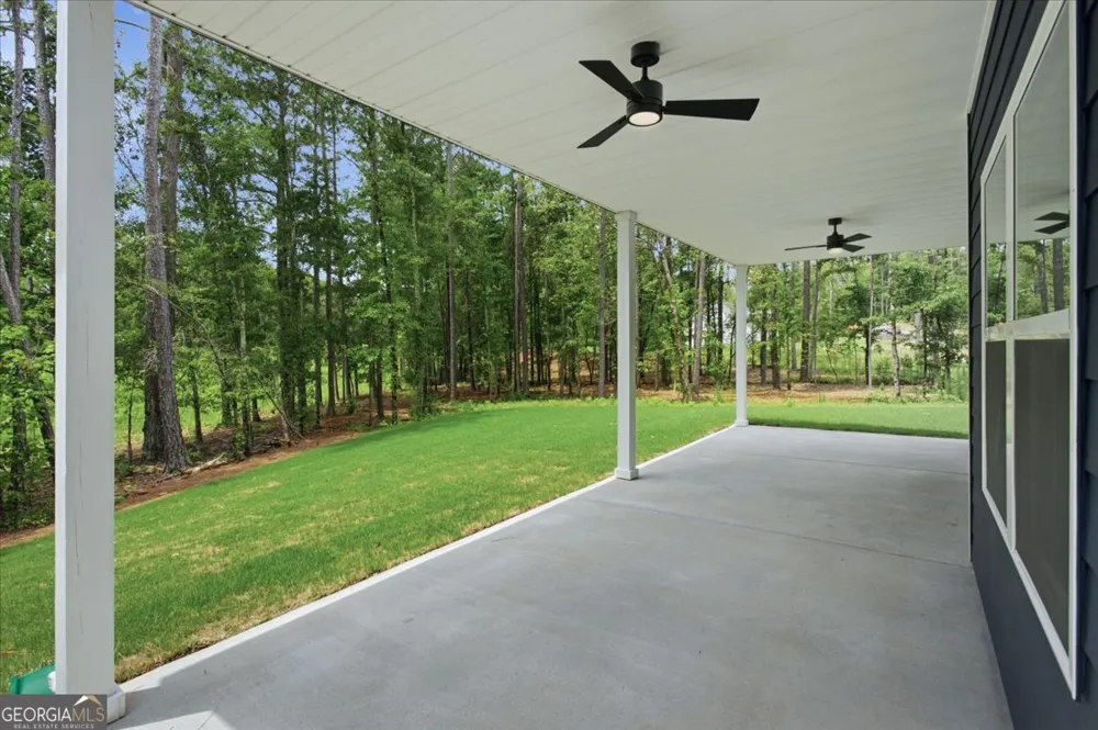 2470 Fischer RD Sharpsburg, GA 30277