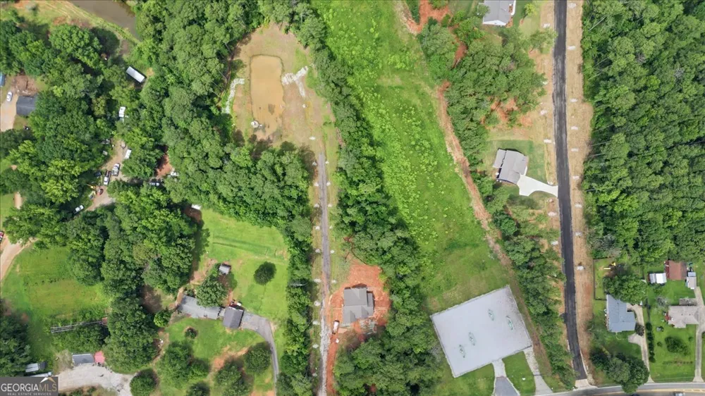 2470 Fischer RD Sharpsburg, GA 30277