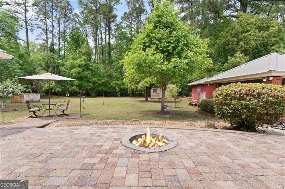 1001 Poppell DR Darien, GA 31305