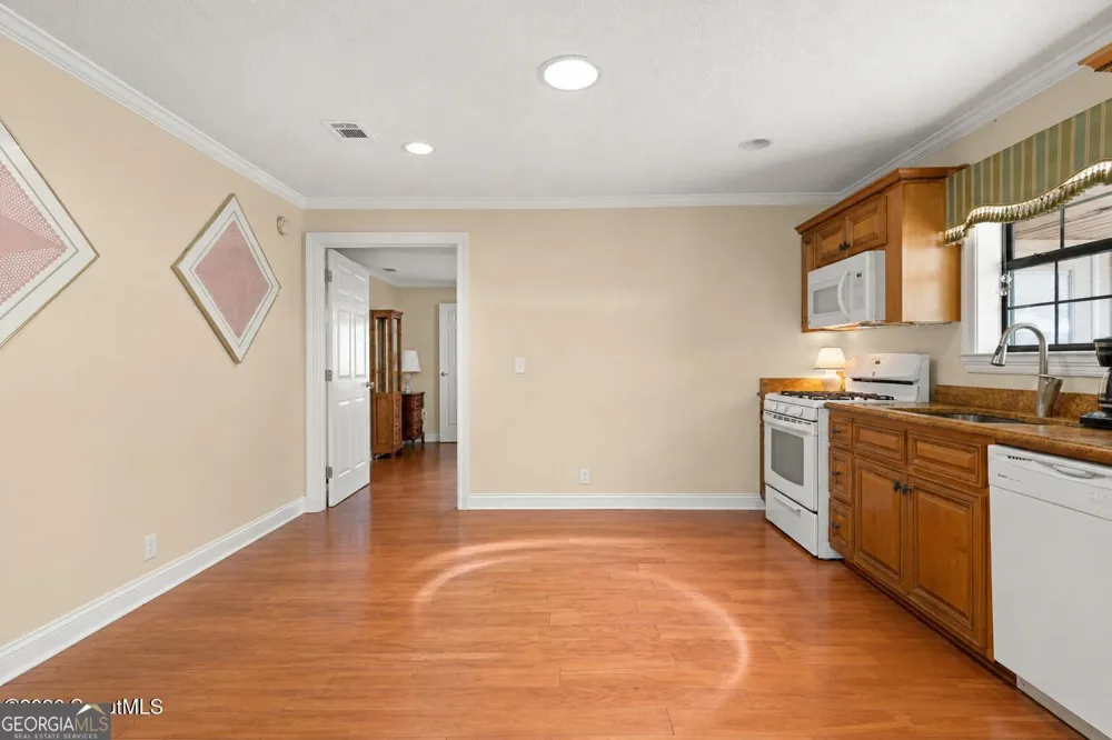 1001 Poppell DR Darien, GA 31305