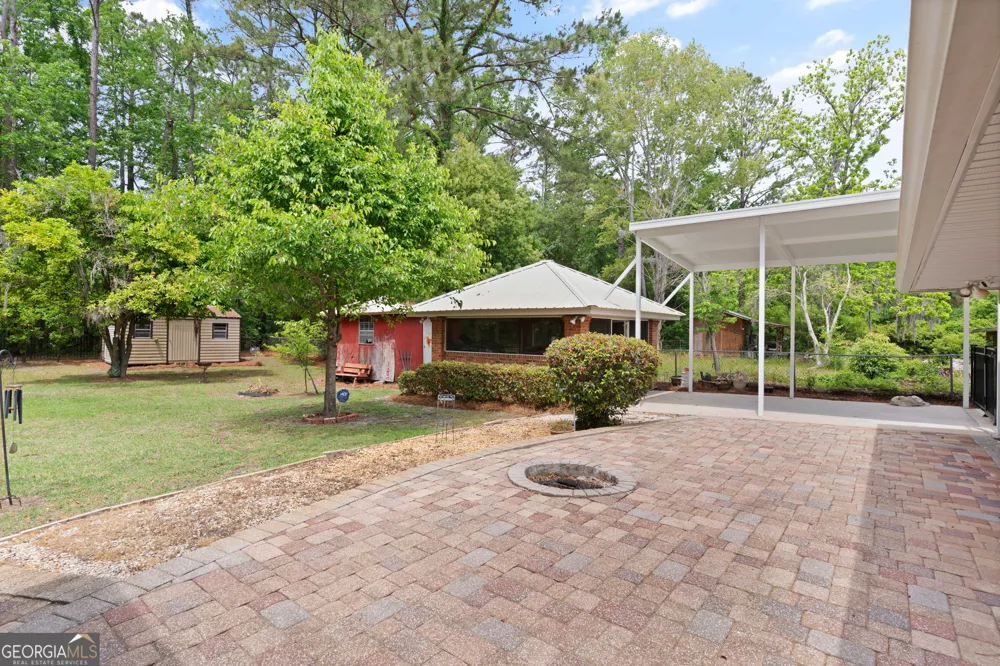1001 Poppell DR Darien, GA 31305