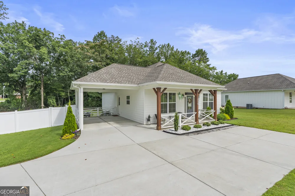 230 Campbell ST Cleveland, GA 30528