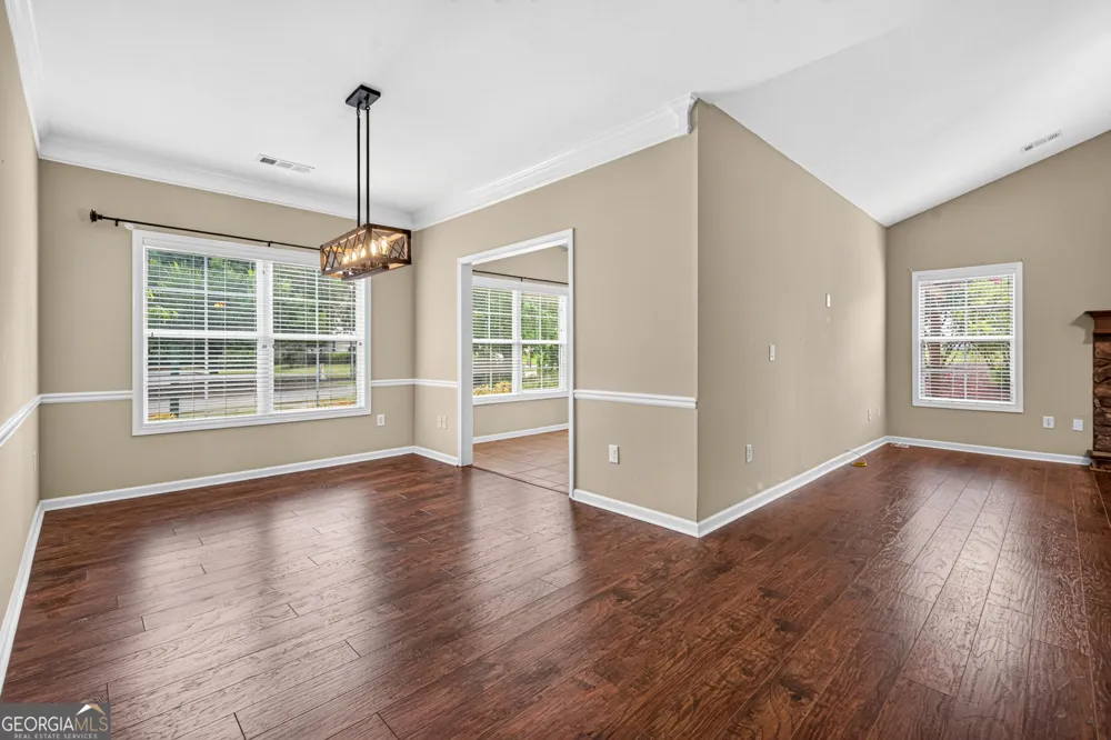 305 Victory CIR Commerce, GA 30529