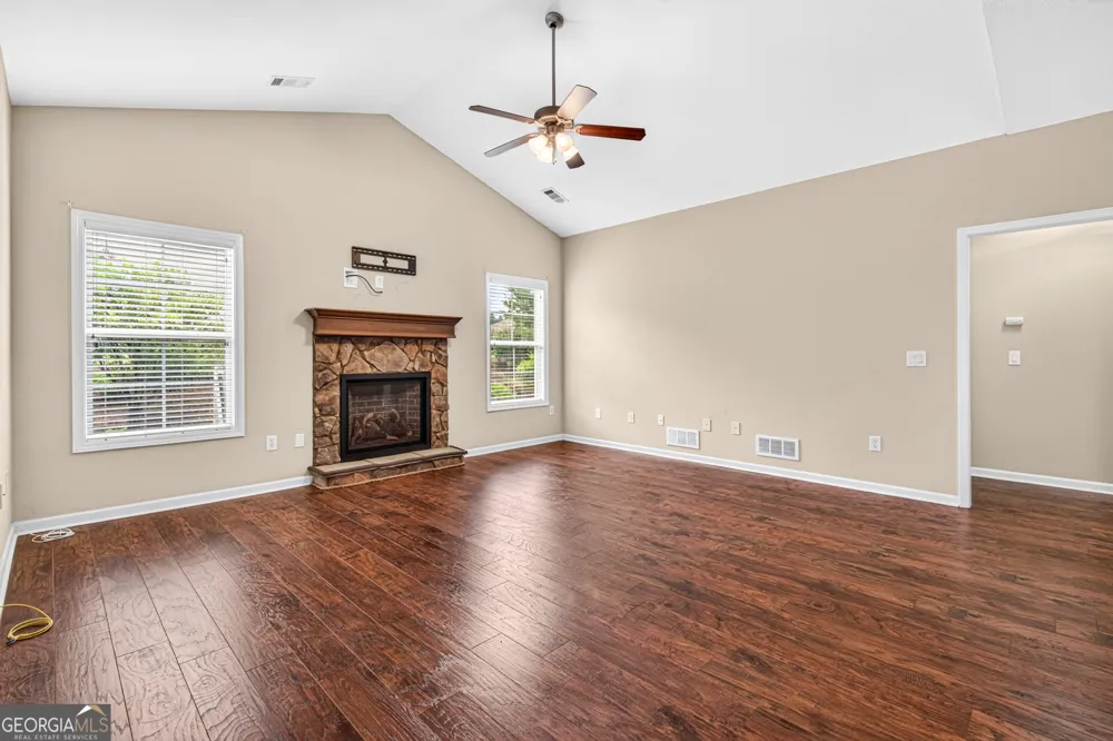 305 Victory CIR Commerce, GA 30529