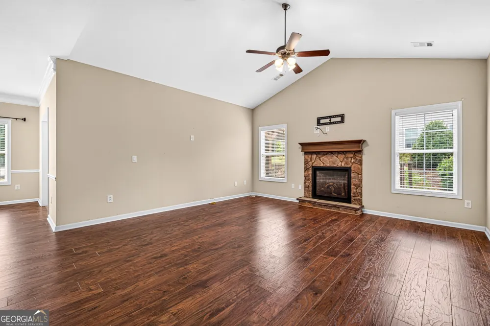 305 Victory CIR Commerce, GA 30529
