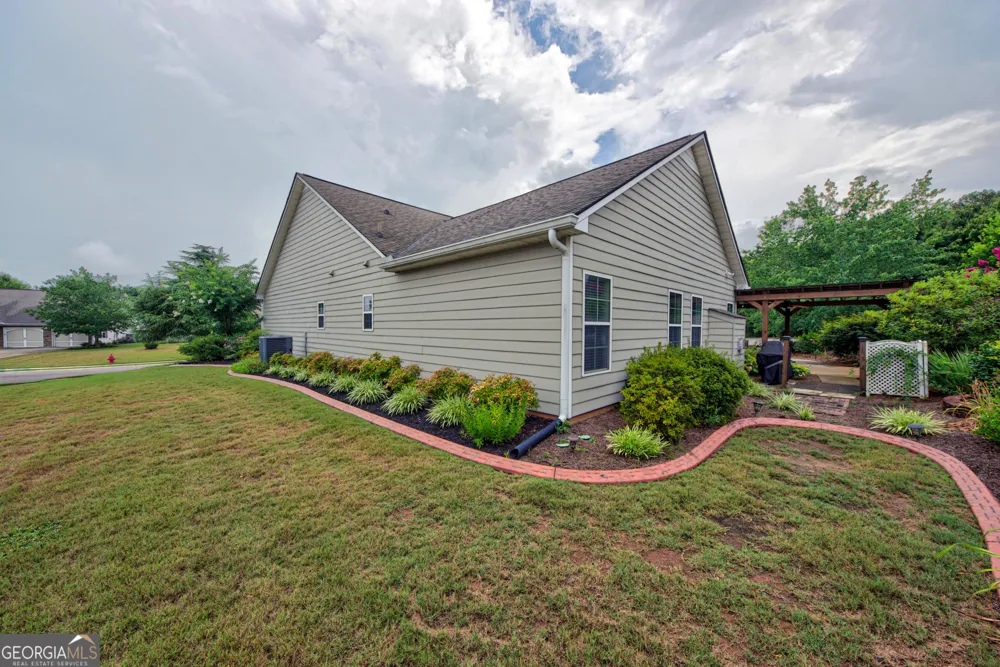 305 Victory CIR Commerce, GA 30529