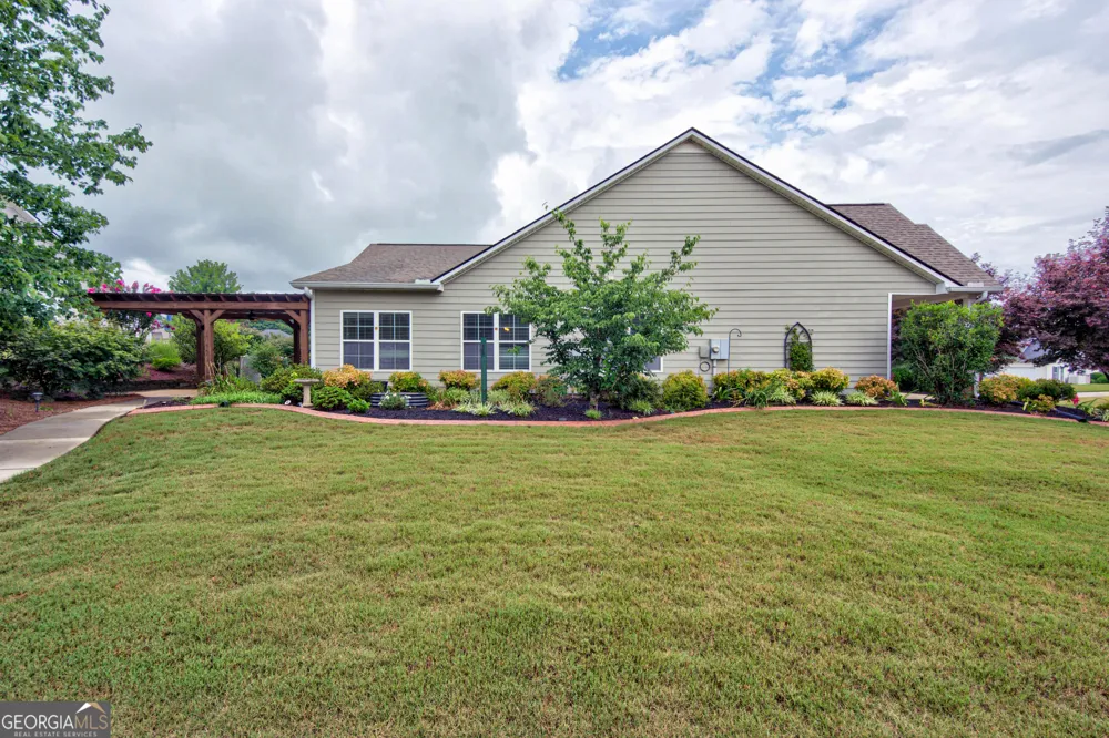 305 Victory CIR Commerce, GA 30529