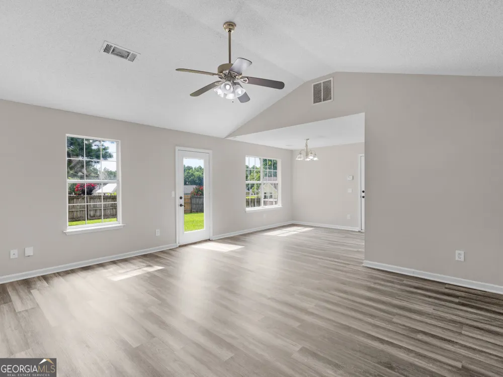 360 Regal RD Jackson, GA 30233