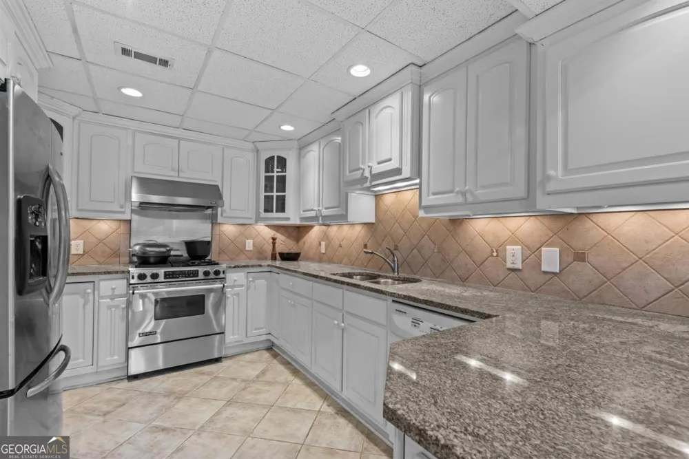 1651 Lighthouse CIR Greensboro, GA 30642