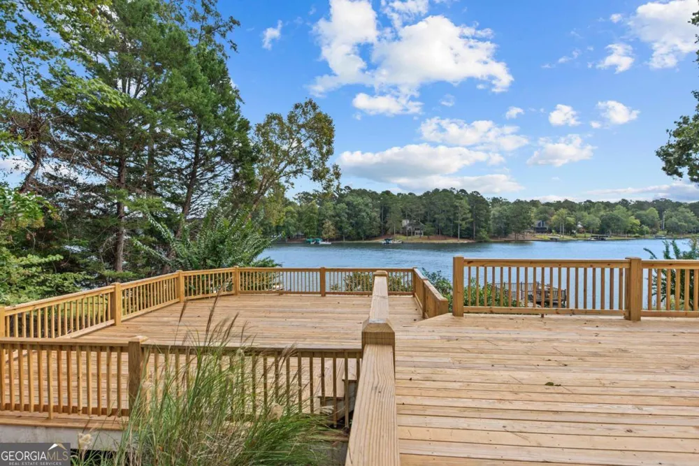 1651 Lighthouse CIR Greensboro, GA 30642