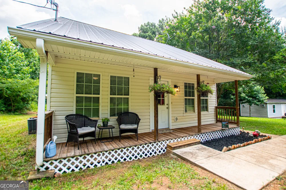445 Gum Creek CIR Roopville, GA 30170