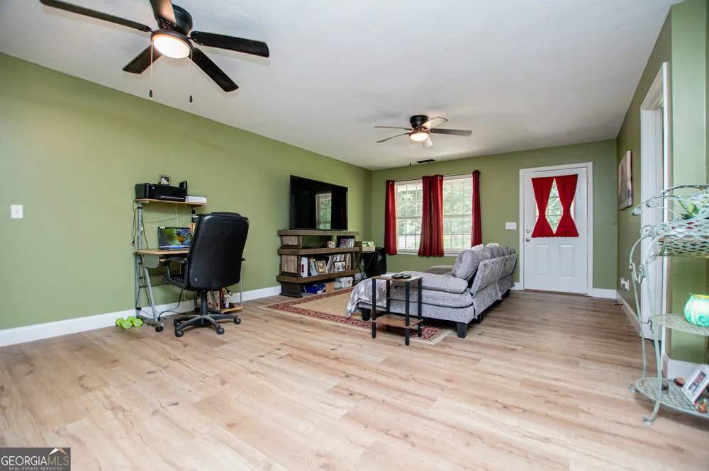 445 Gum Creek CIR Roopville, GA 30170