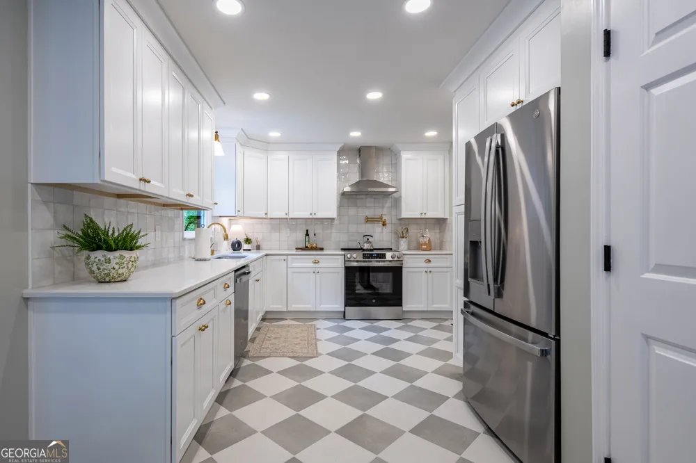 19 Rock Crest CIR SE Cartersville, GA 30121