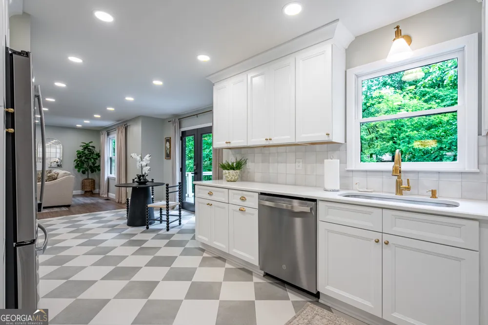 19 Rock Crest CIR SE Cartersville, GA 30121