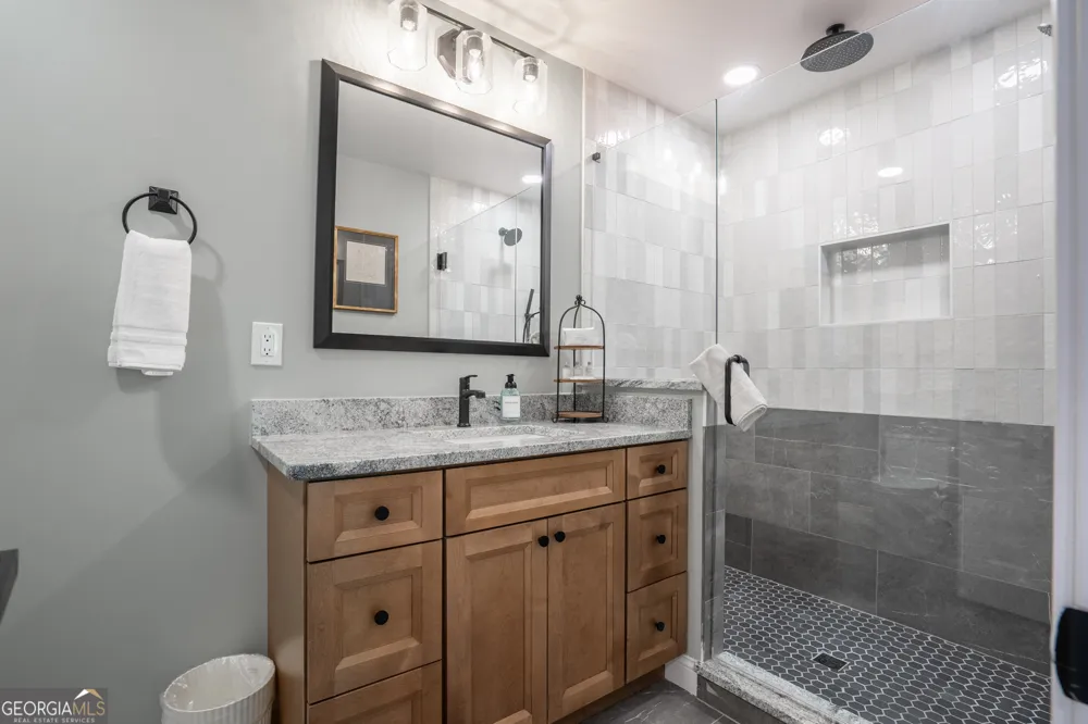 19 Rock Crest CIR SE Cartersville, GA 30121