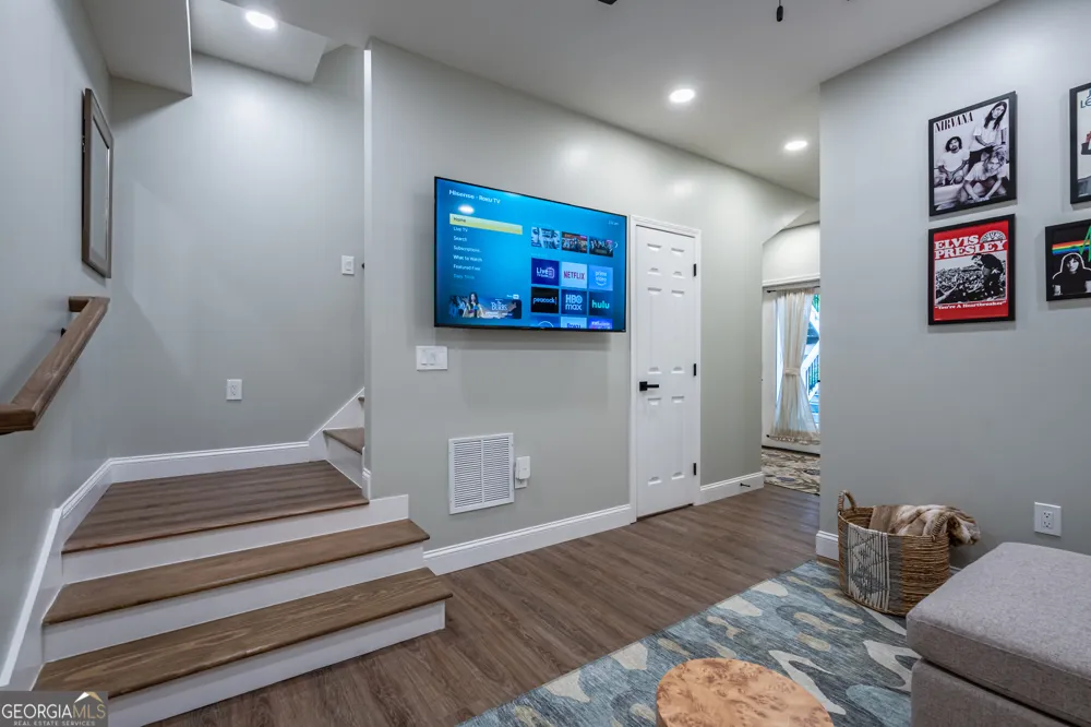 19 Rock Crest CIR SE Cartersville, GA 30121