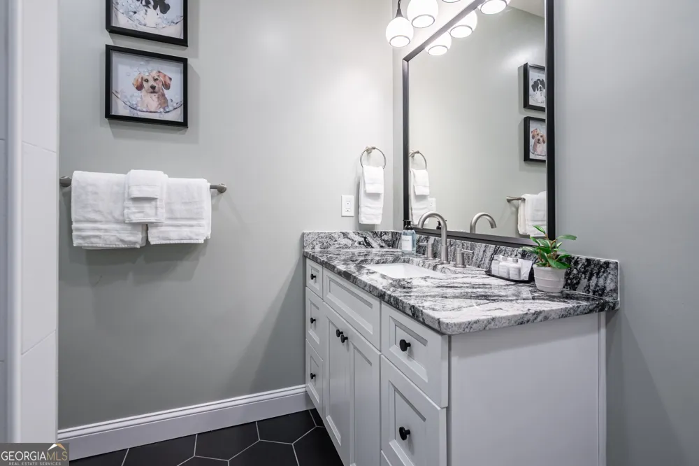 19 Rock Crest CIR SE Cartersville, GA 30121