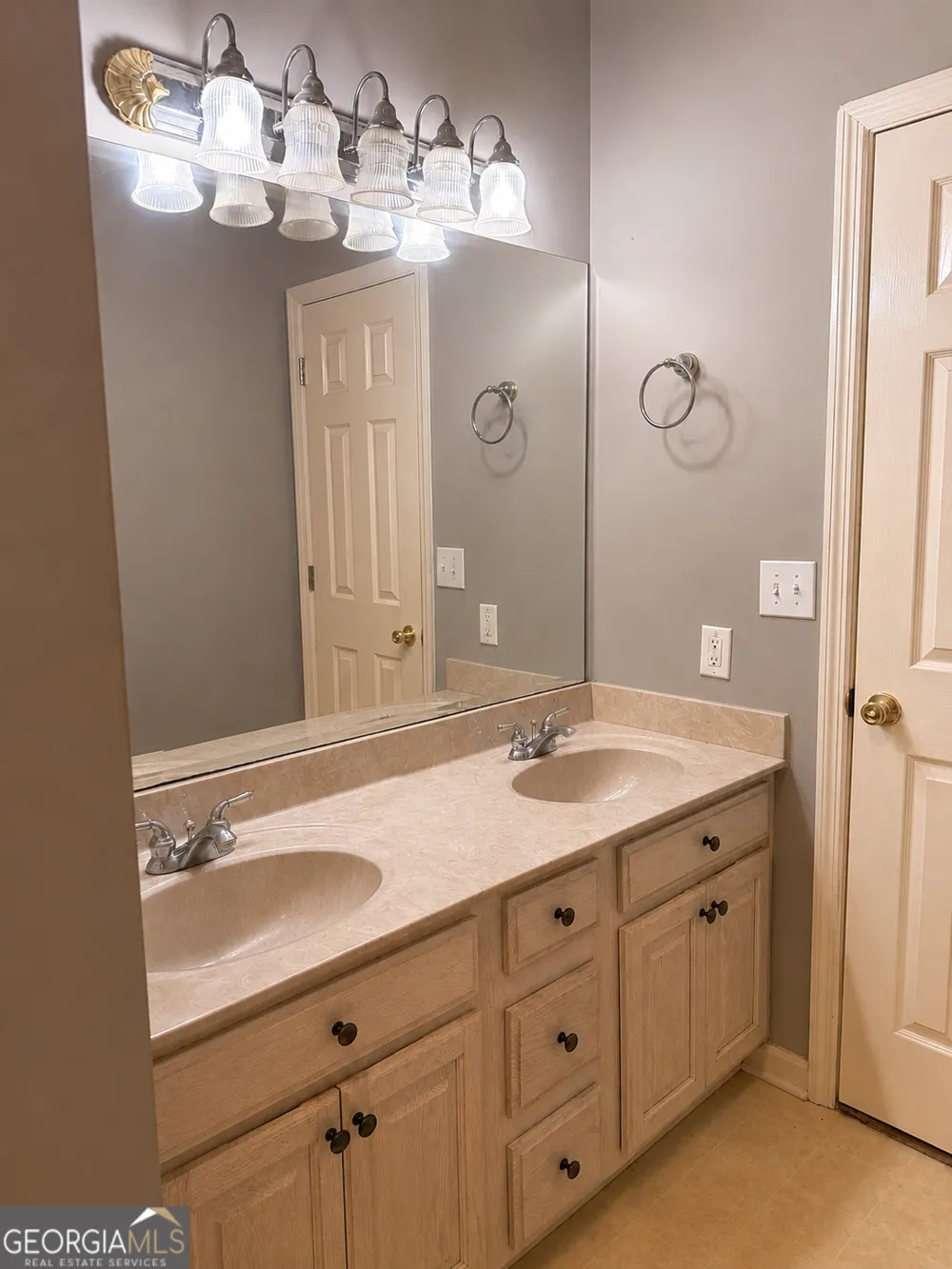 233 Veal LN Dublin, GA 31021