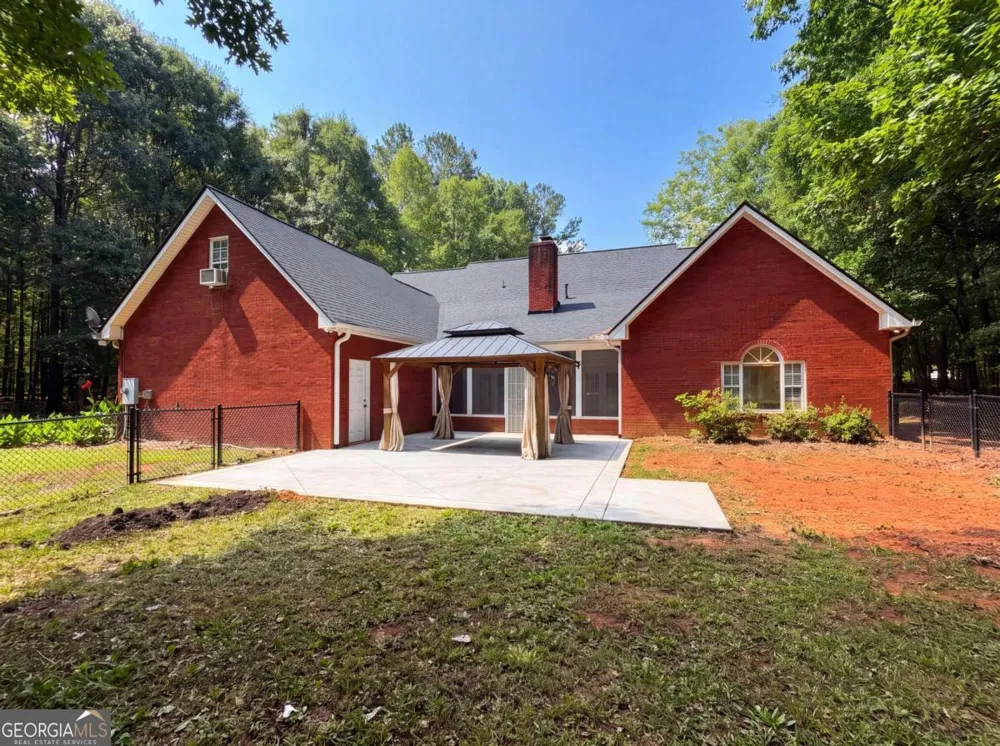 346 Carnation DR Social Circle, GA 30025