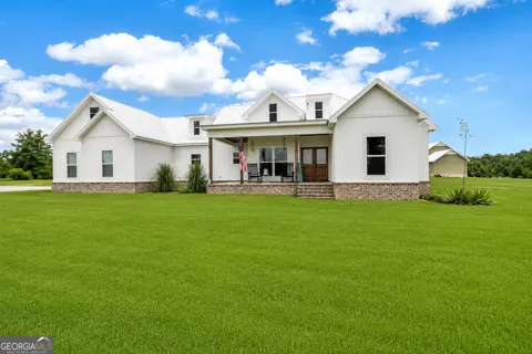 1370 Paris AVE