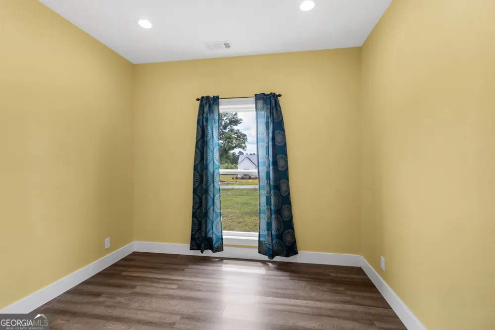 1370 Paris AVE Swainsboro, GA 30401