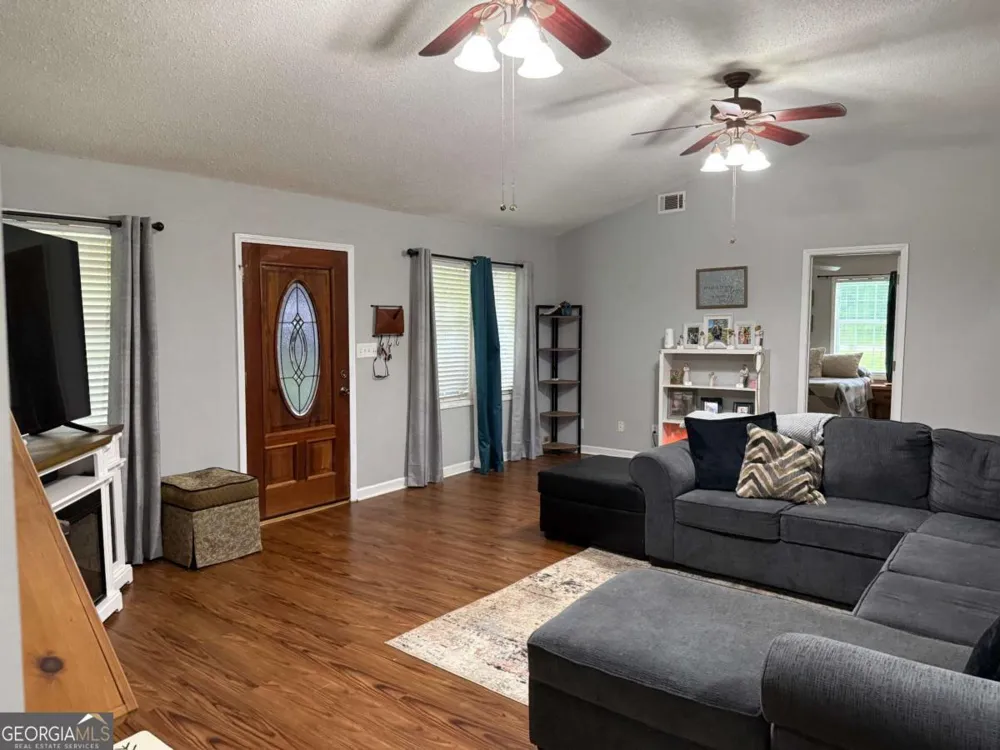 550 Smith Starley RD NE Mcintyre, GA 31054