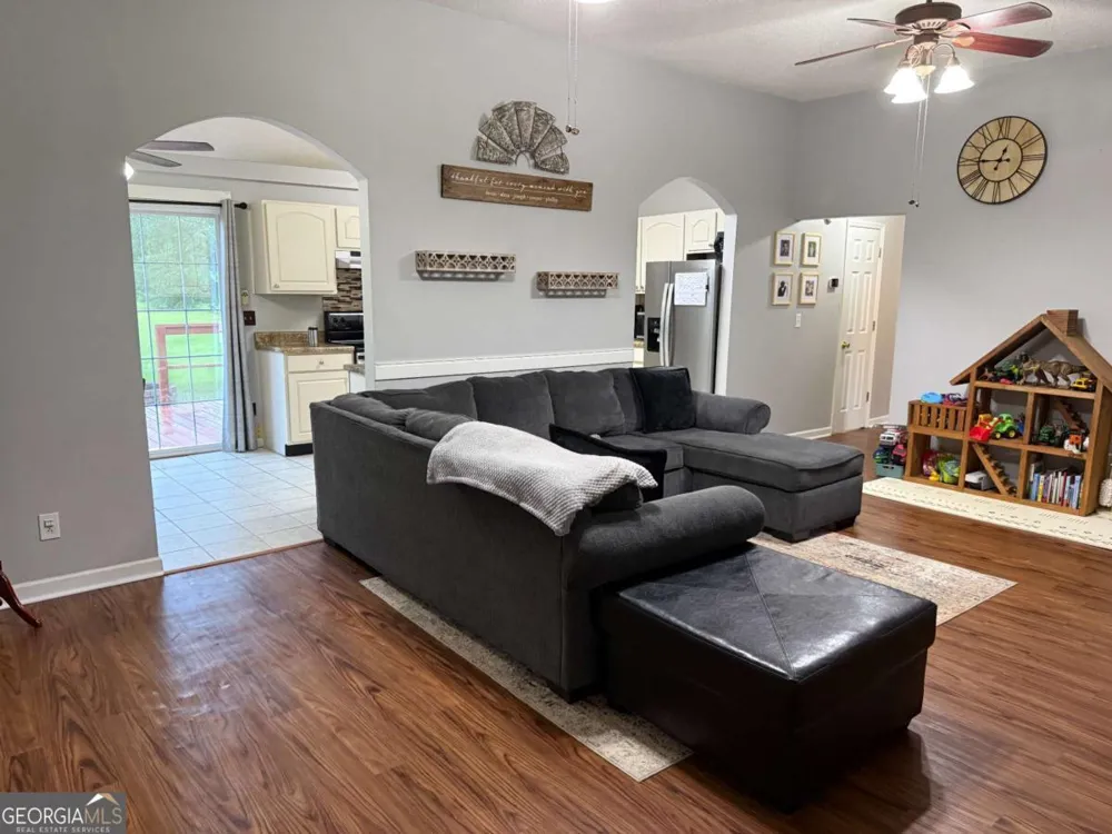 550 Smith Starley RD NE Mcintyre, GA 31054