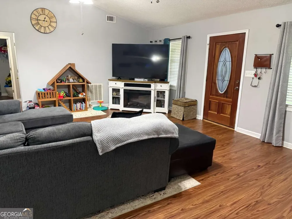 550 Smith Starley RD NE Mcintyre, GA 31054