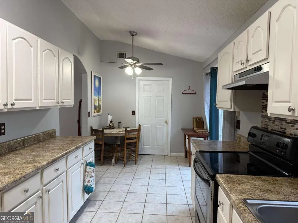 550 Smith Starley RD NE Mcintyre, GA 31054