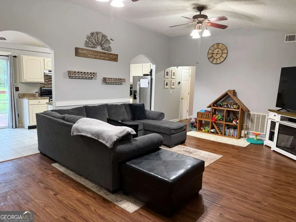 550 Smith Starley RD NE Mcintyre, GA 31054