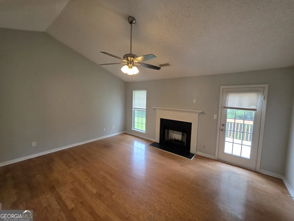6924 Biscayne Blvd Rex, GA 30273