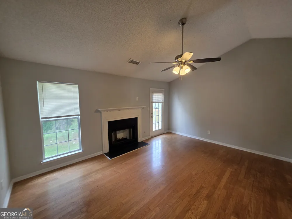 6924 Biscayne Blvd Rex, GA 30273