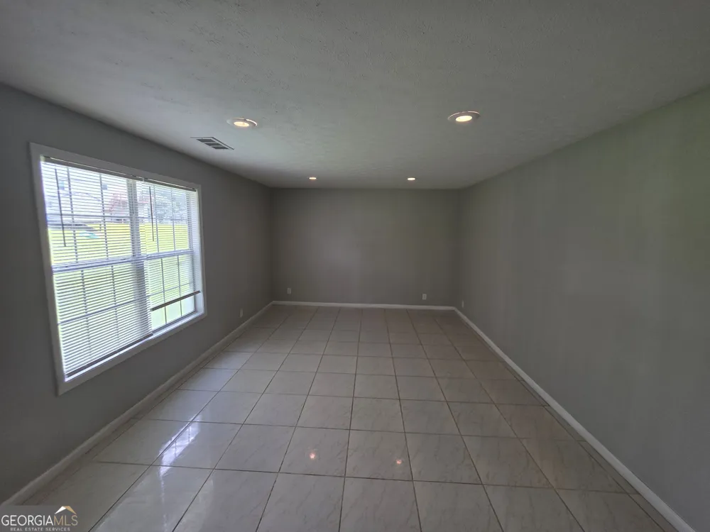 6924 Biscayne Blvd Rex, GA 30273