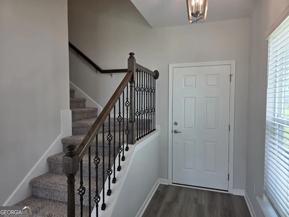27 Ashmont ST Savannah, GA 31407