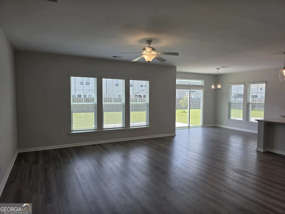 27 Ashmont ST Savannah, GA 31407