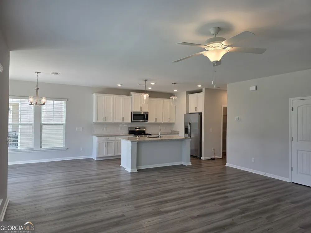 27 Ashmont ST Savannah, GA 31407