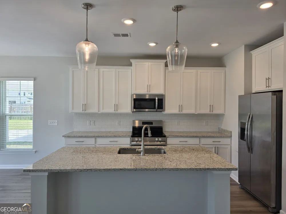 27 Ashmont ST Savannah, GA 31407