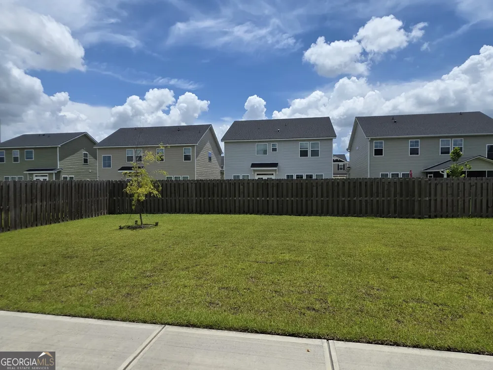 27 Ashmont ST Savannah, GA 31407