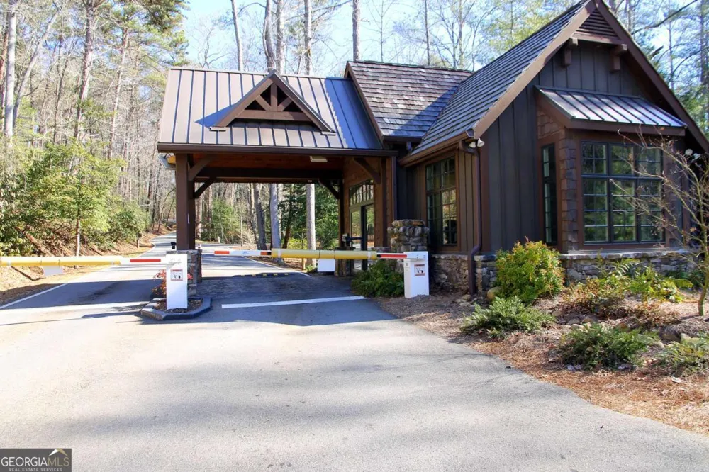 5573 Red Fox DR Jasper, GA 30143