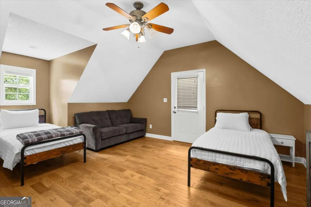 5098 Crescent RD Dry Branch, GA 31020